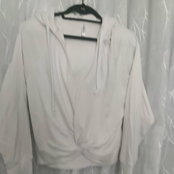 SOLD - FABLETICS - Cosmic Twist Cropped Sweatshirt - Picture 2 of 4